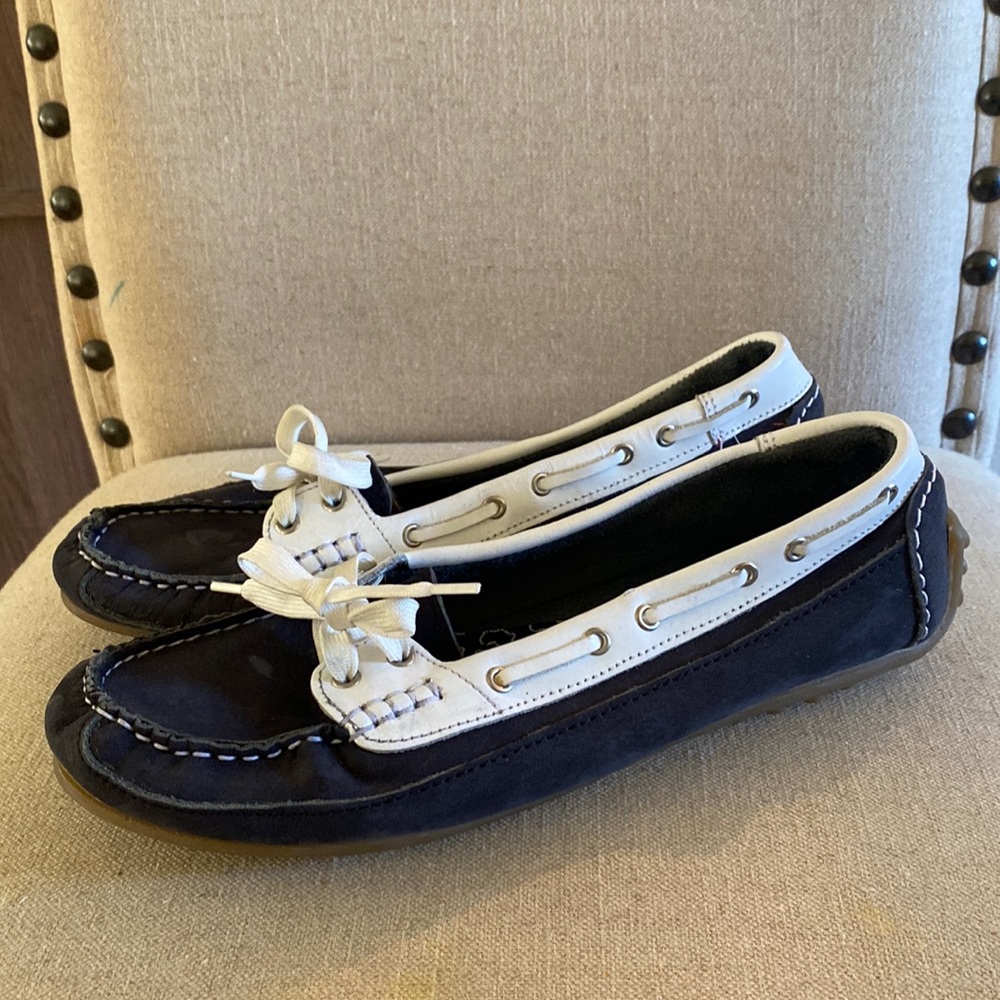 Soul of Africa Leather Two Tone Slip On Loafers Flats Navy Blue White Size 8